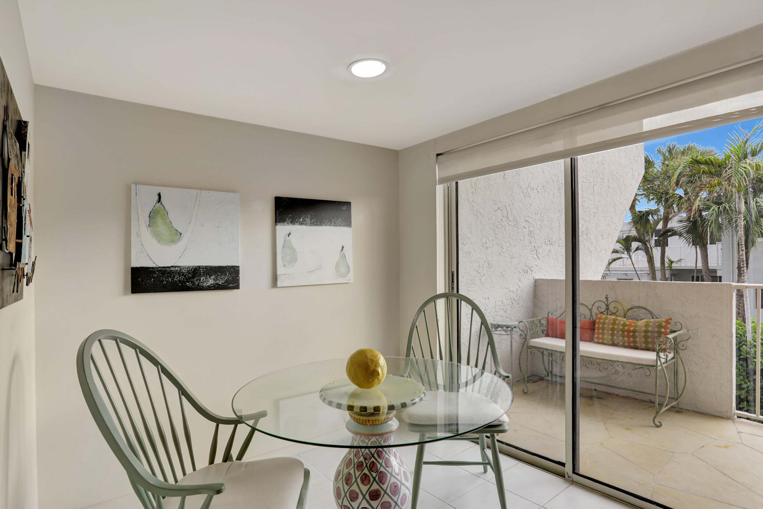 1222 Hillsboro Mile Unit: 17