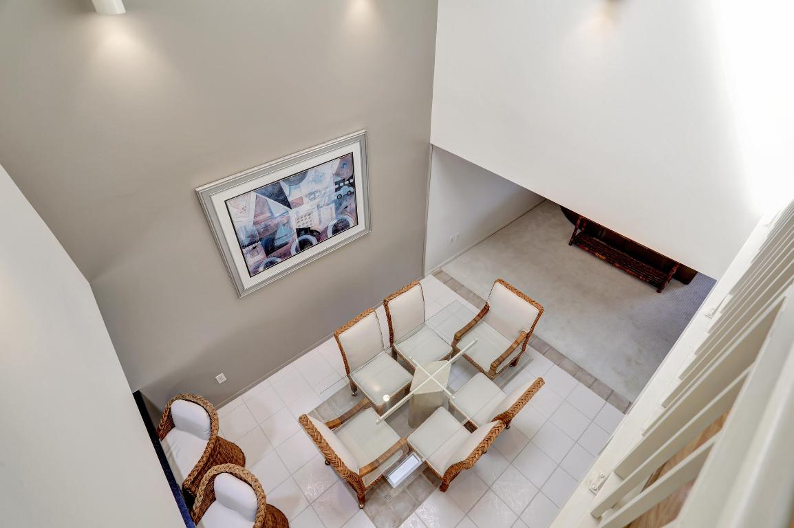 1222 Hillsboro Mile Unit: 17