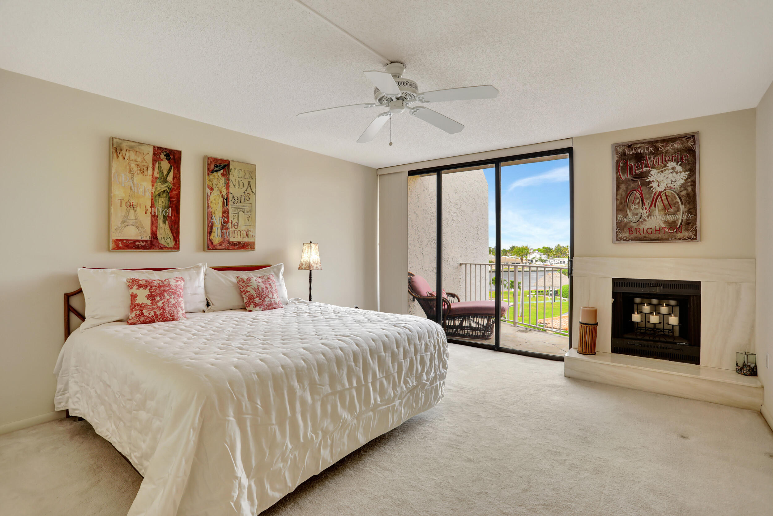 1222 Hillsboro Mile Unit: 17