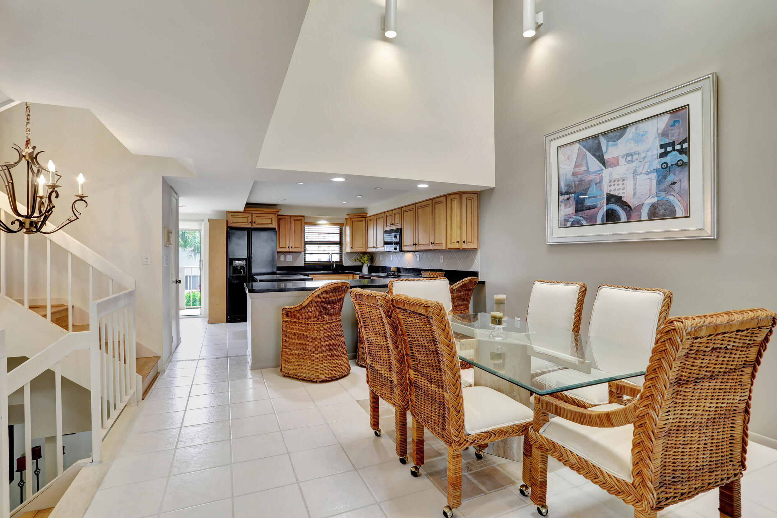 1222 Hillsboro Mile Unit: 17