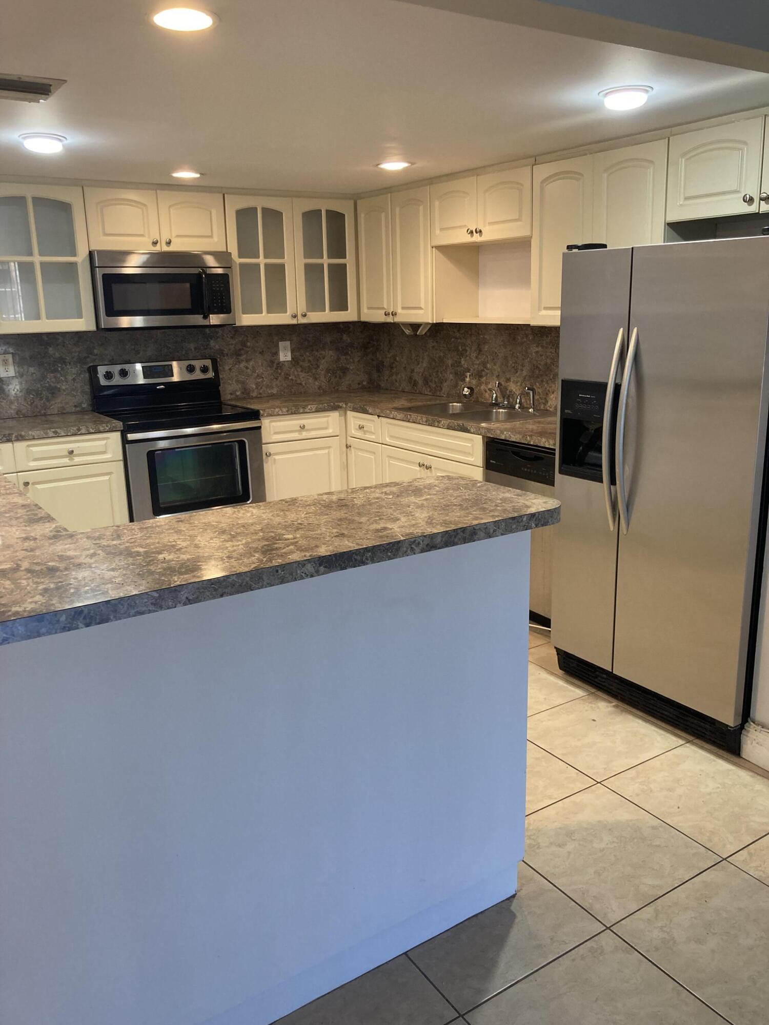 563 N University Drive Unit: 41