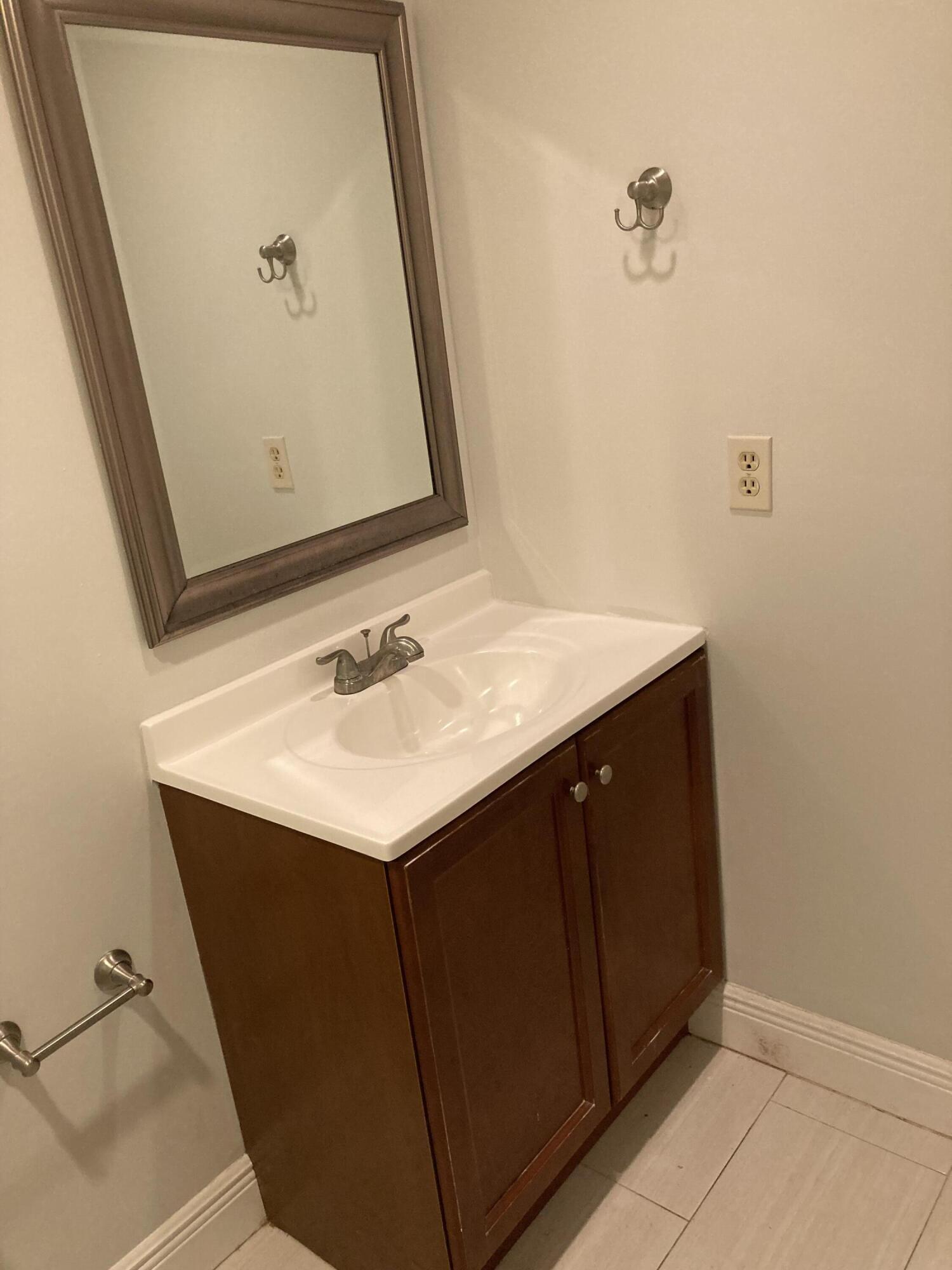 563 N University Drive Unit: 41