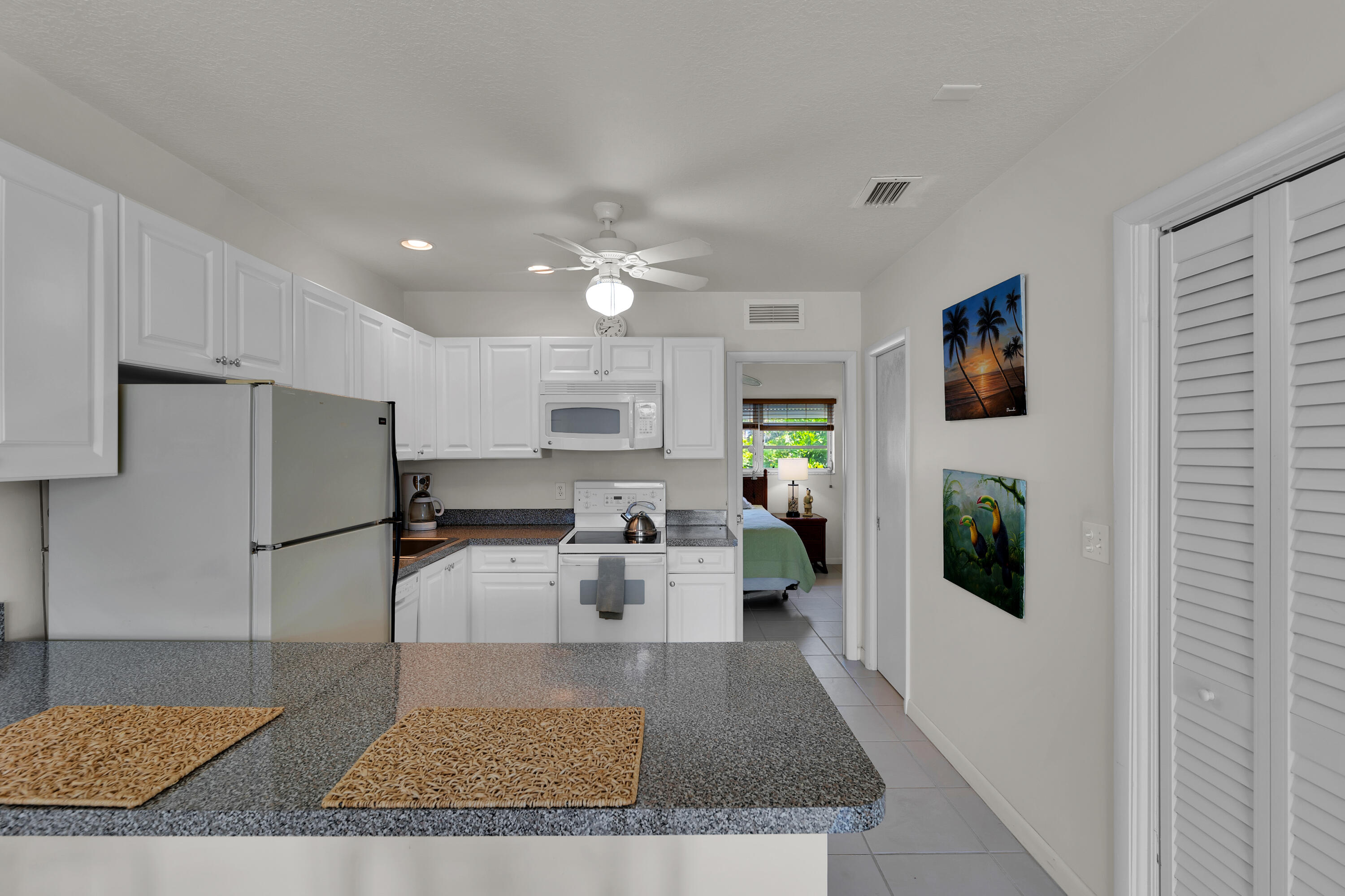 4630 Poinciana Street 2e