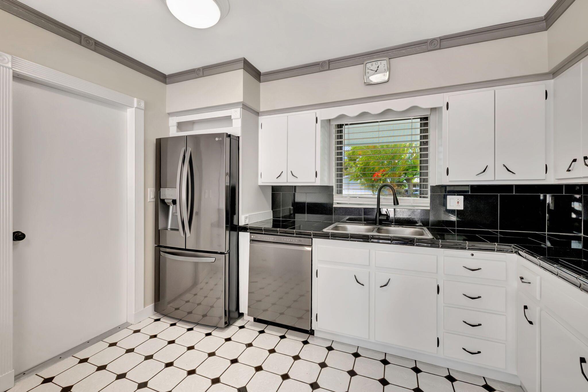 1233 SE 12th Terrace