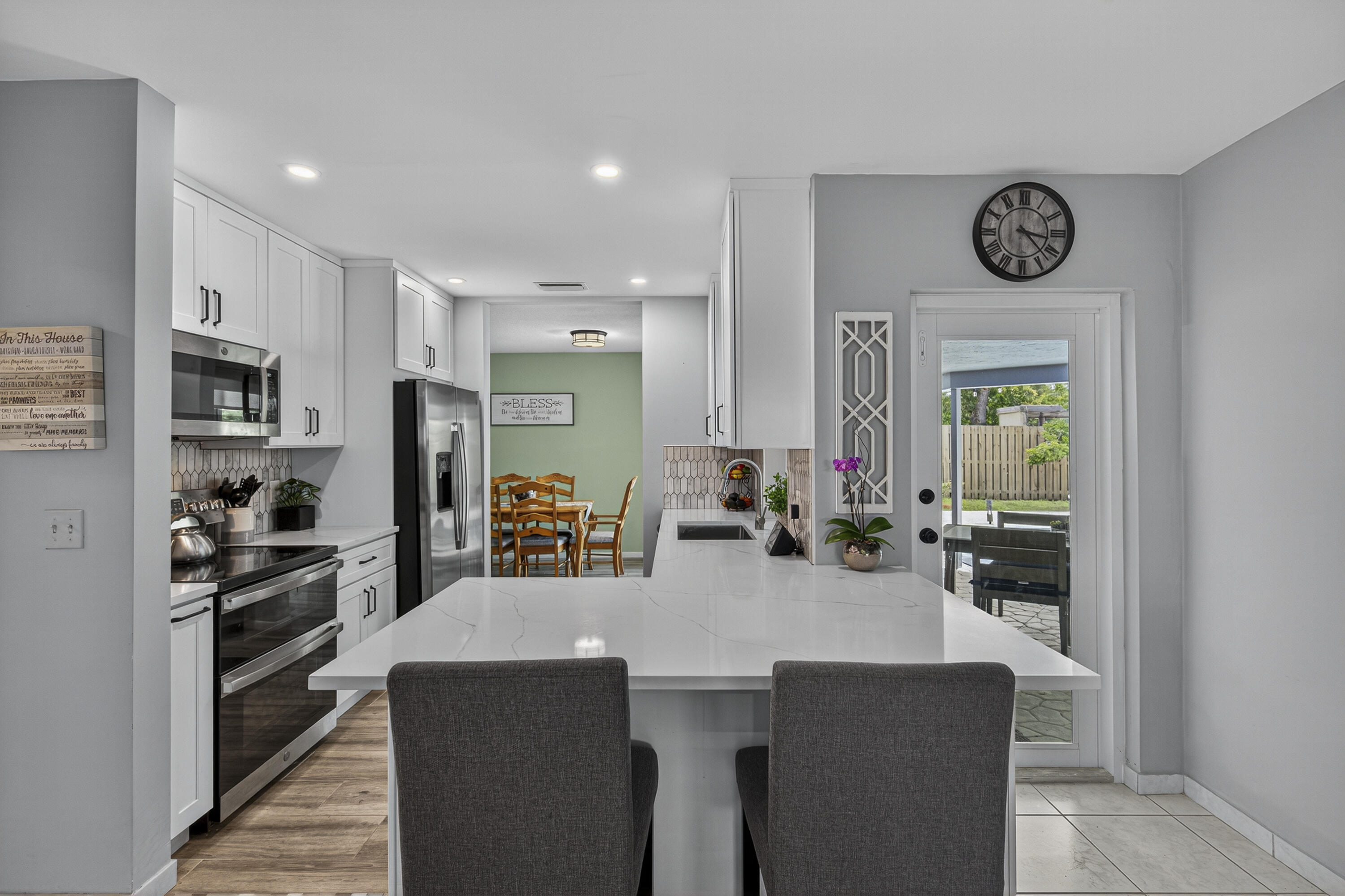 555 NW 15th Avenue