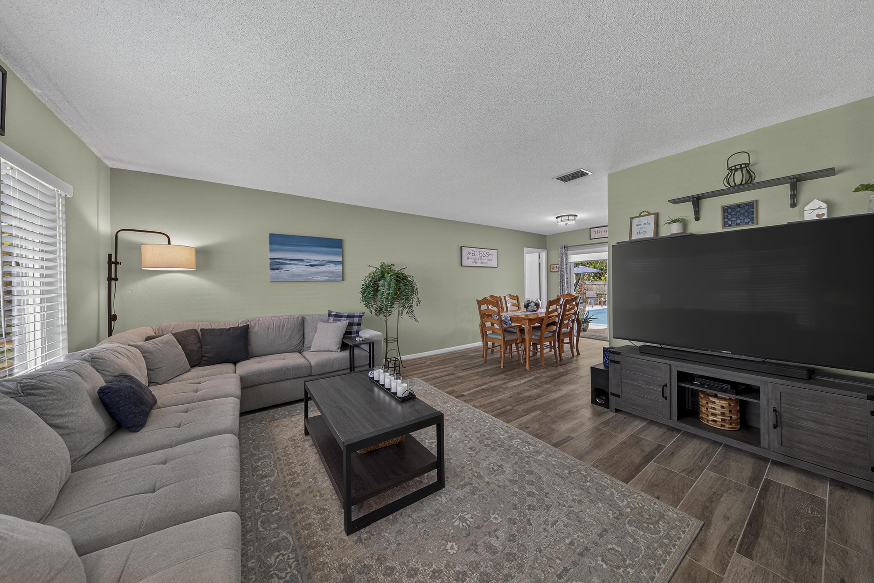 555 NW 15th Avenue
