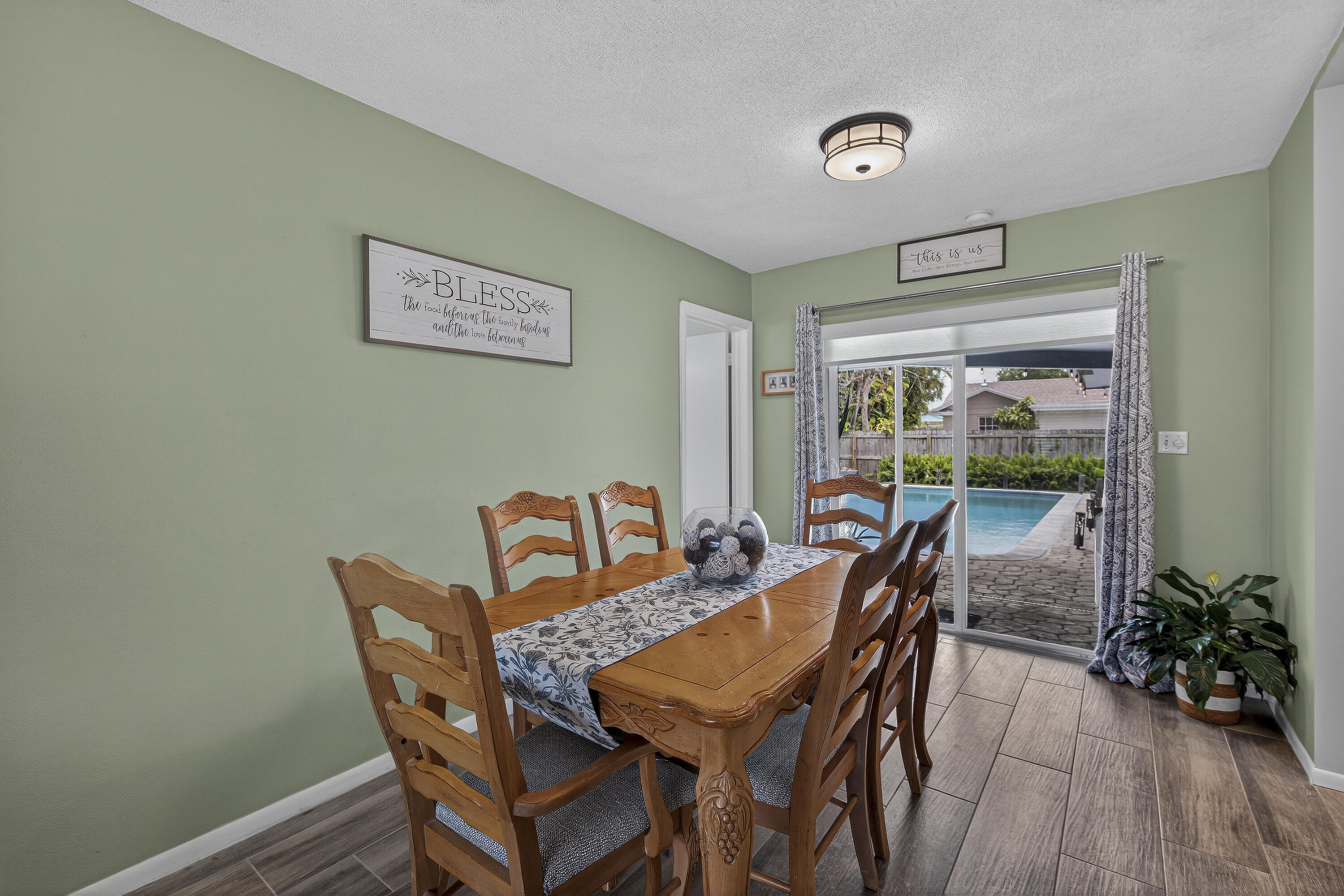 555 NW 15th Avenue