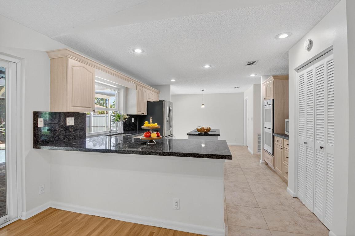 17414 Spring Tree Ln Lane