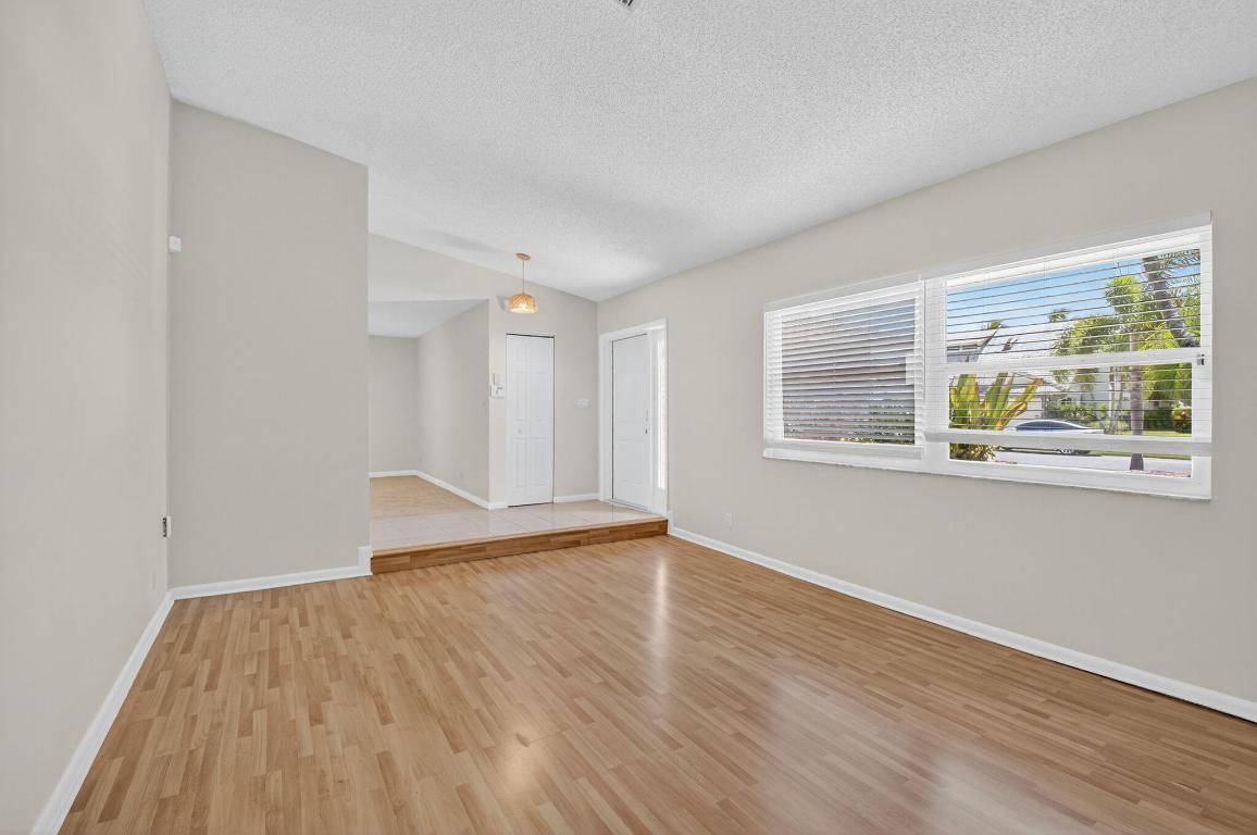 17414 Spring Tree Ln Lane