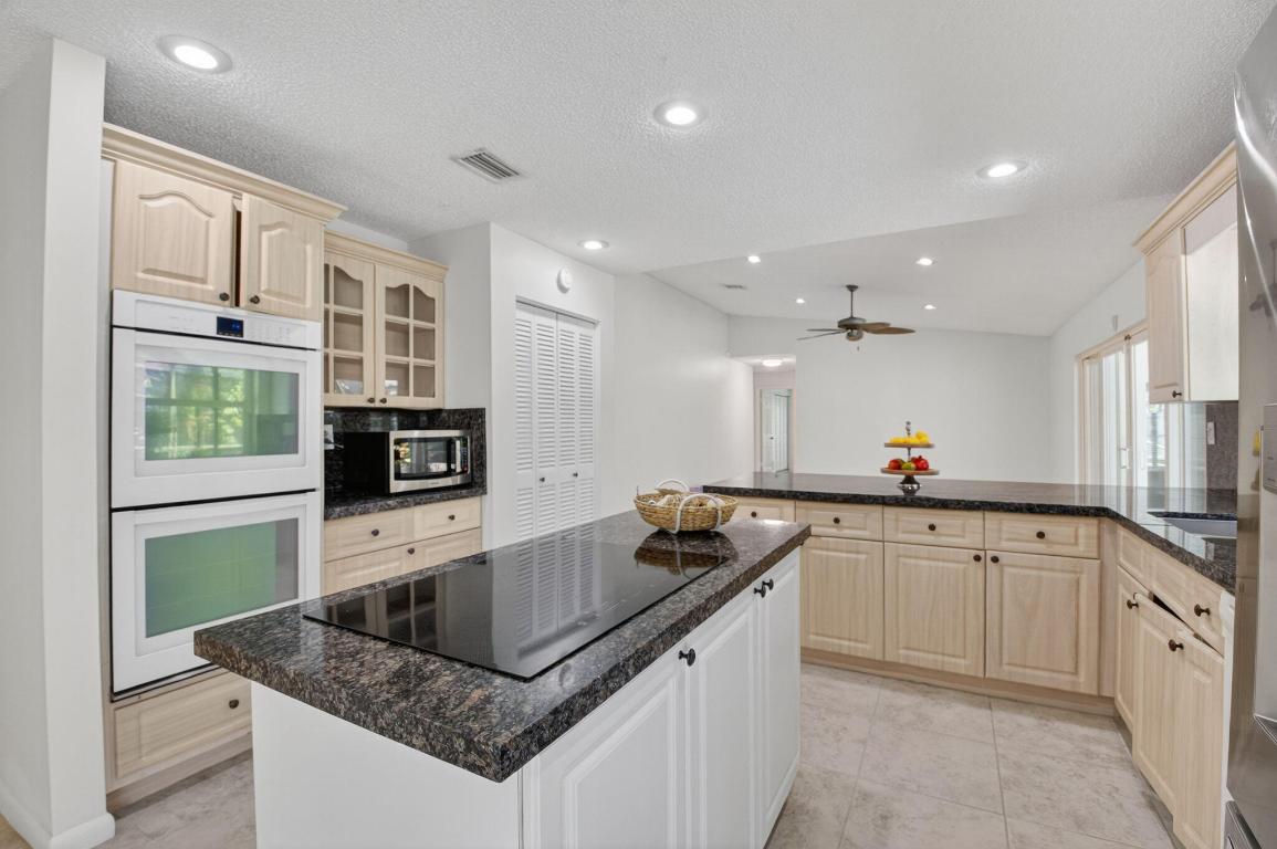 17414 Spring Tree Ln Lane