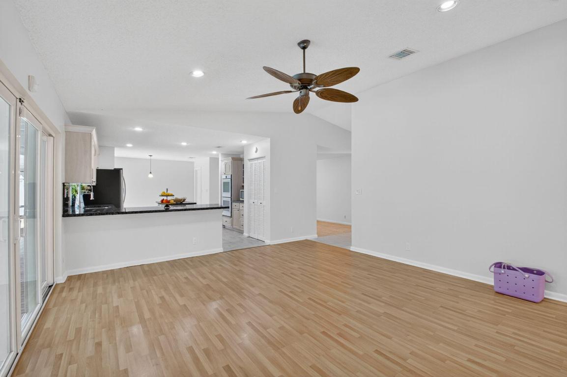 17414 Spring Tree Ln Lane