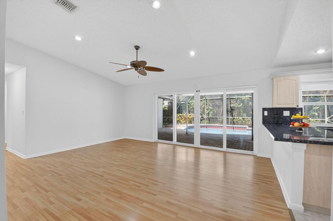 17414 Spring Tree Ln Lane