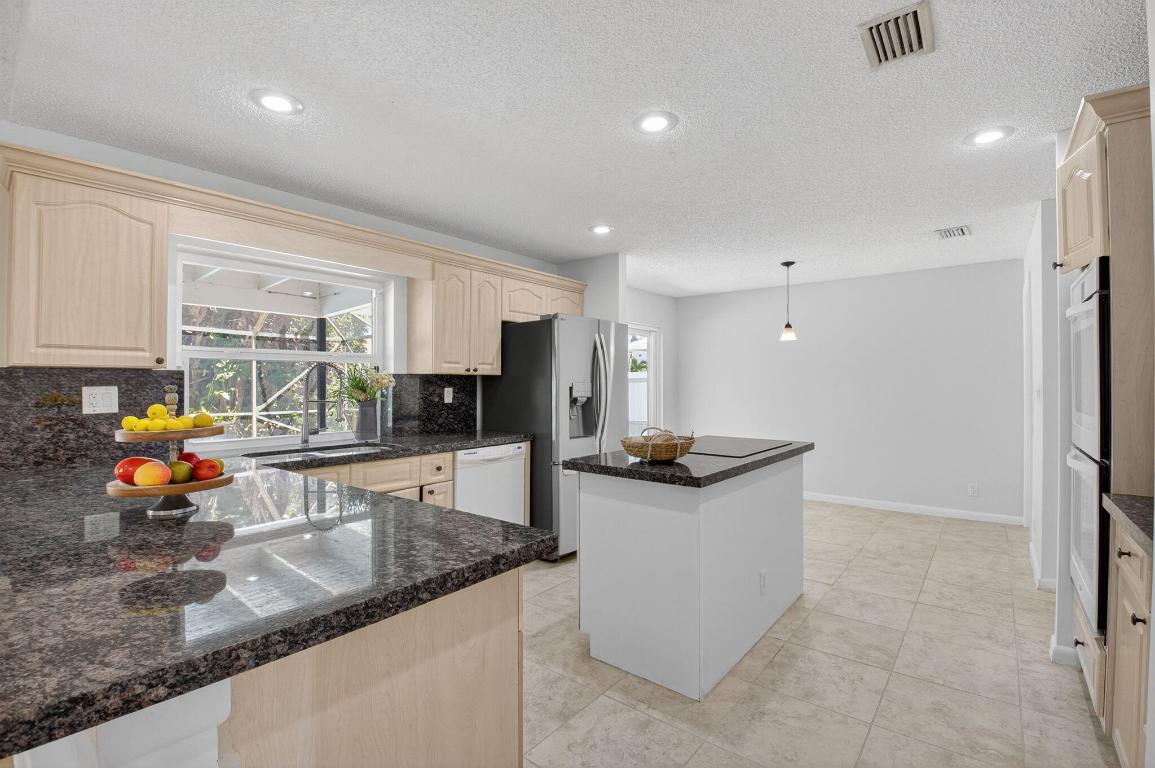 17414 Spring Tree Ln Lane