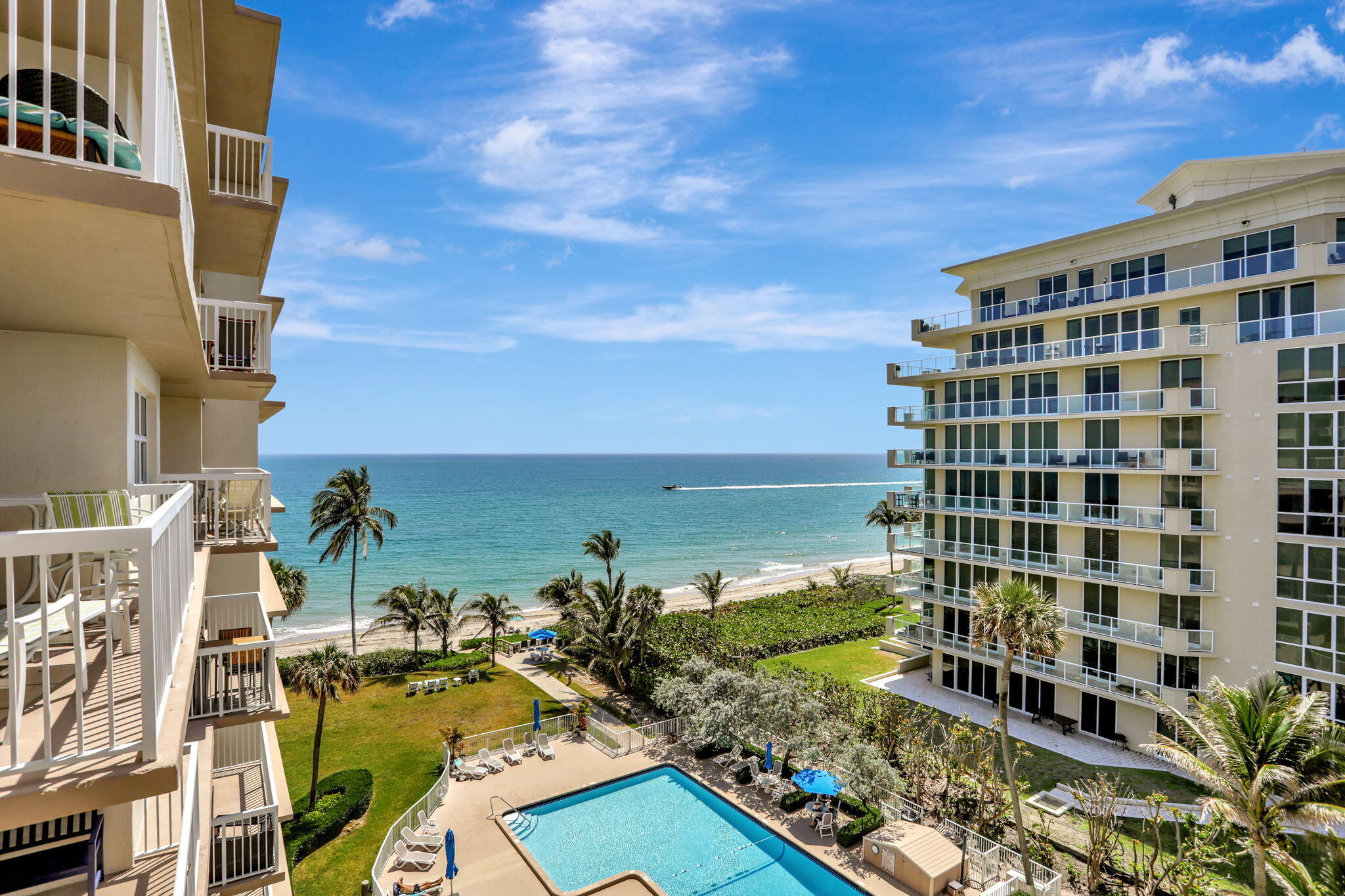 1069 Hillsboro Mile, Unit 705