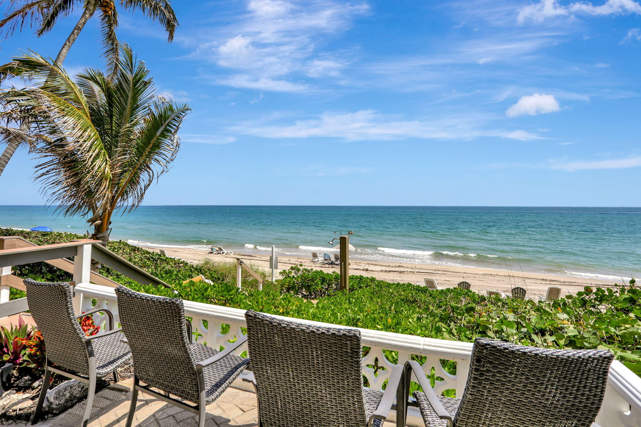 1069 Hillsboro Mile, Unit 705