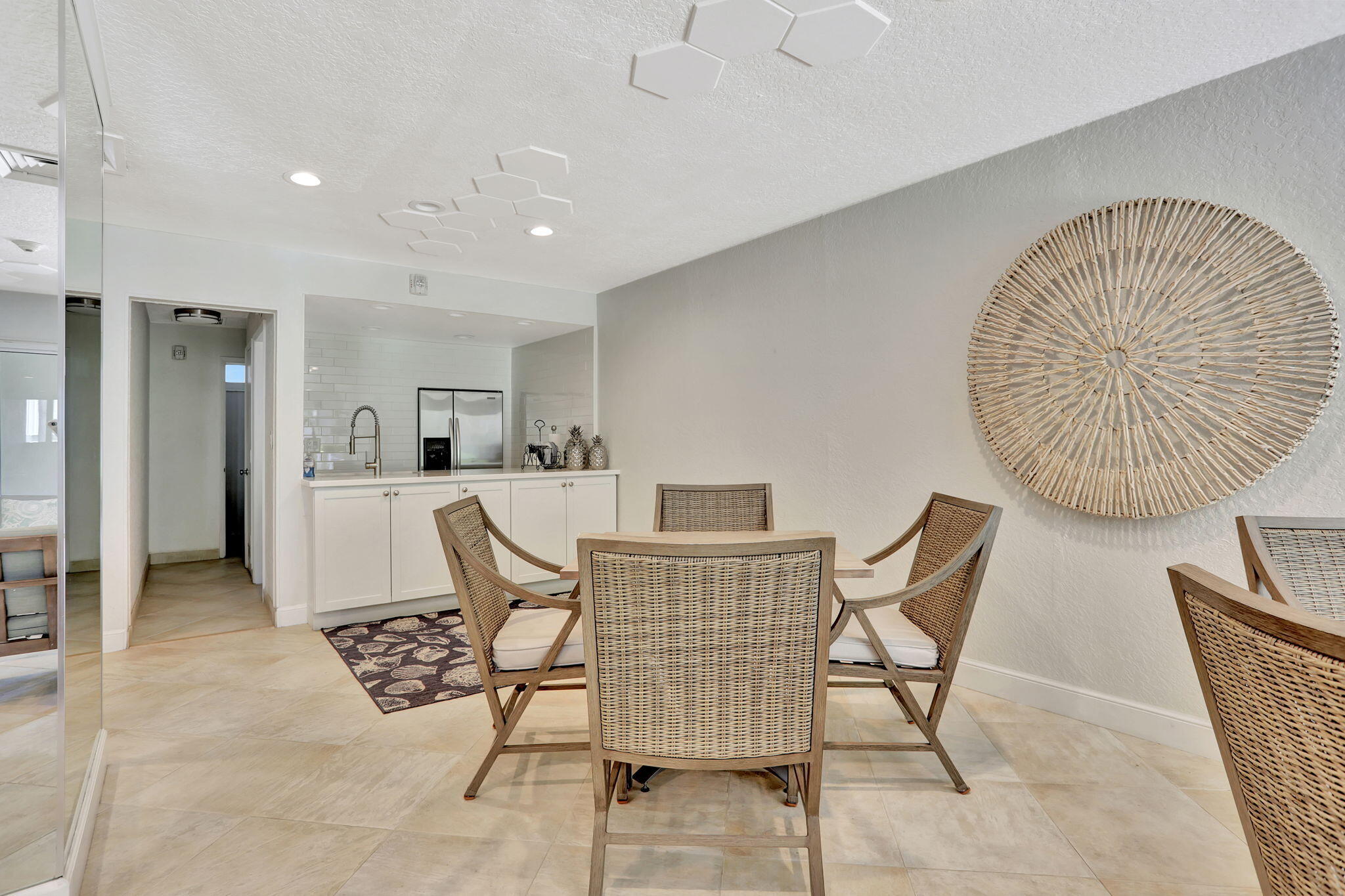 1069 Hillsboro Mile, Unit 705