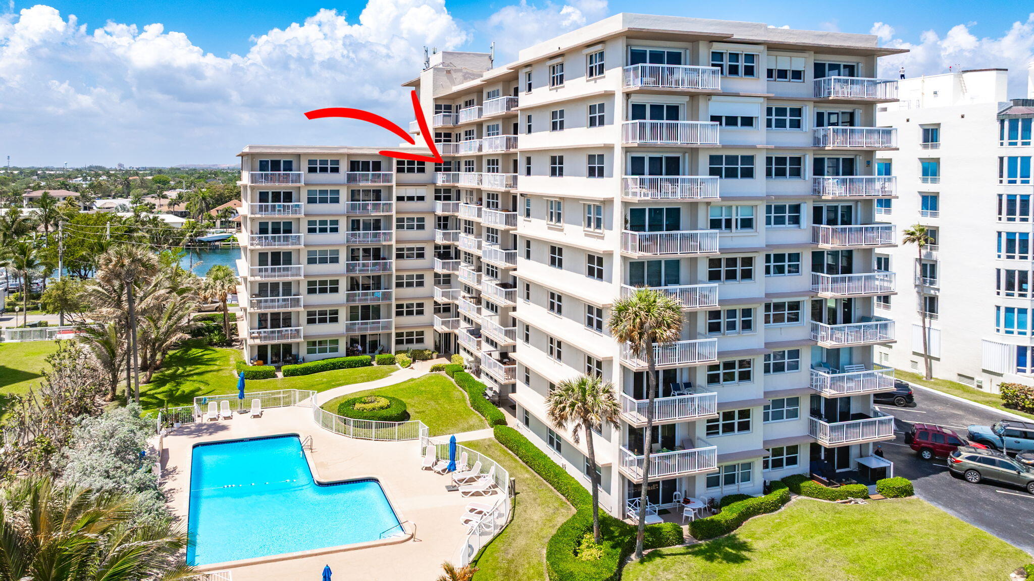 1069 Hillsboro Mile, Unit 705