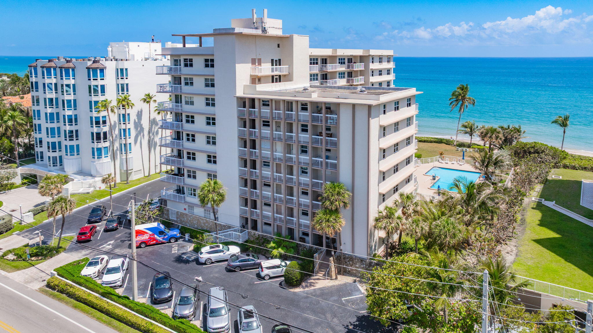 1069 Hillsboro Mile, Unit 705