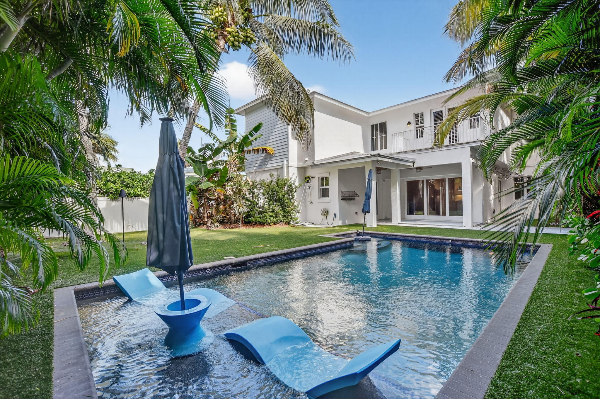 200 NW 10th Street