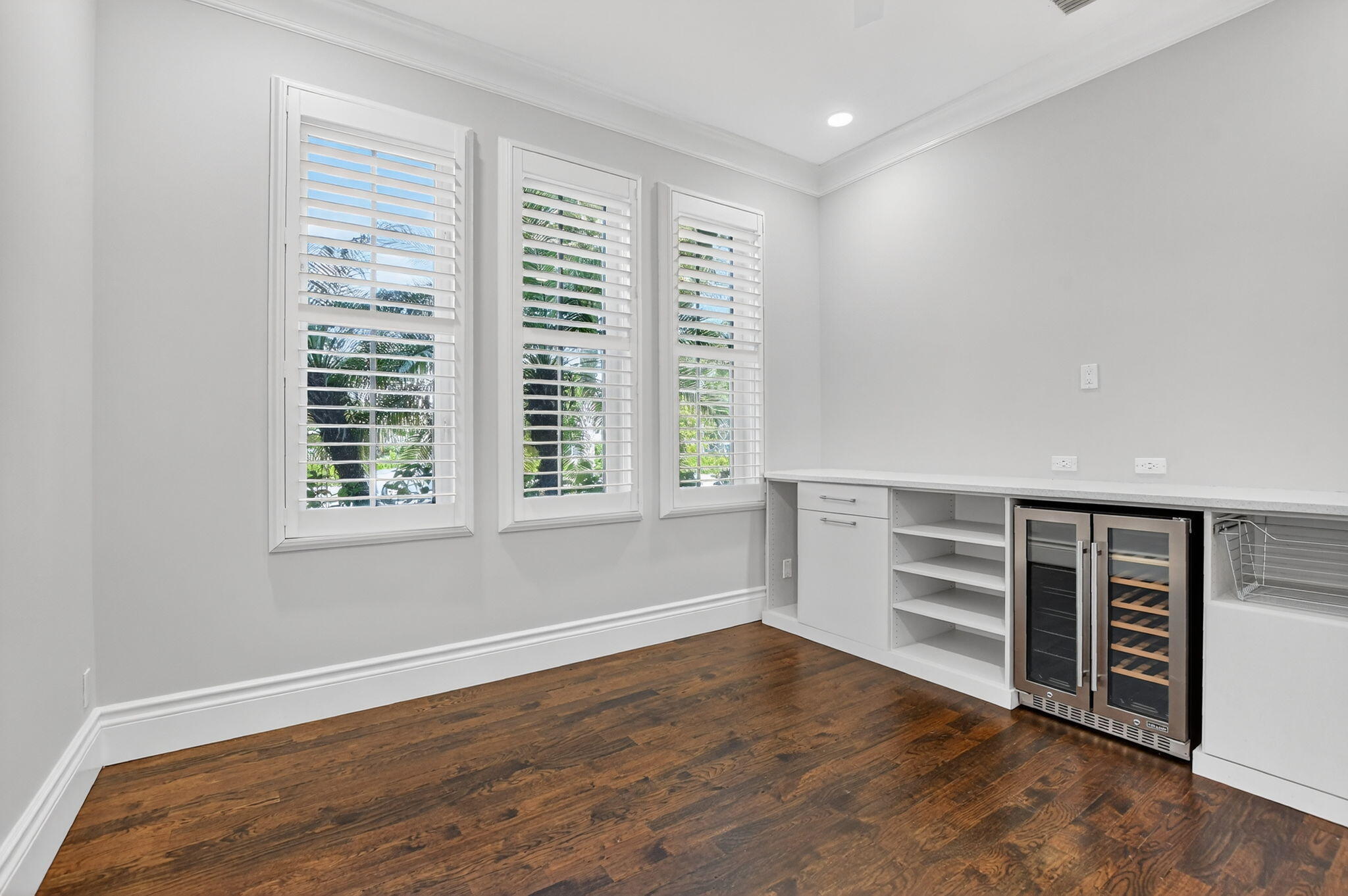 200 NW 10th Street