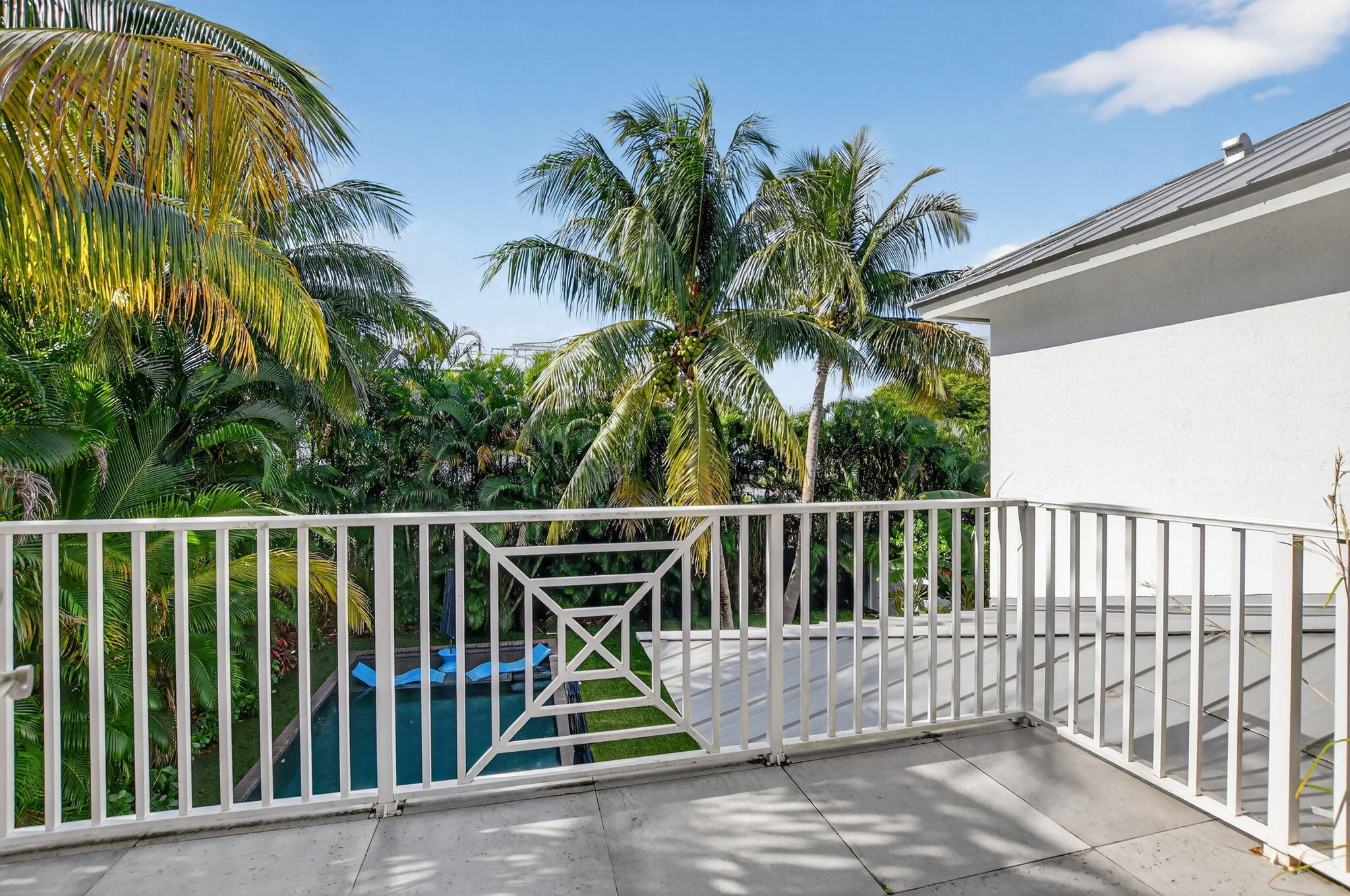 200 NW 10th Street