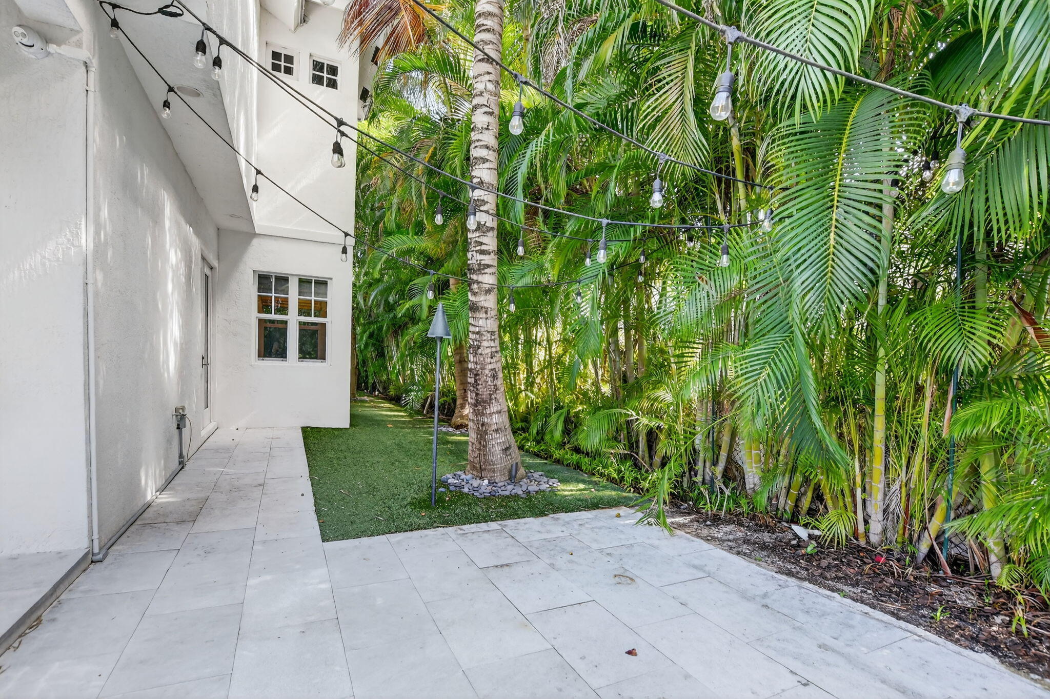 200 NW 10th Street