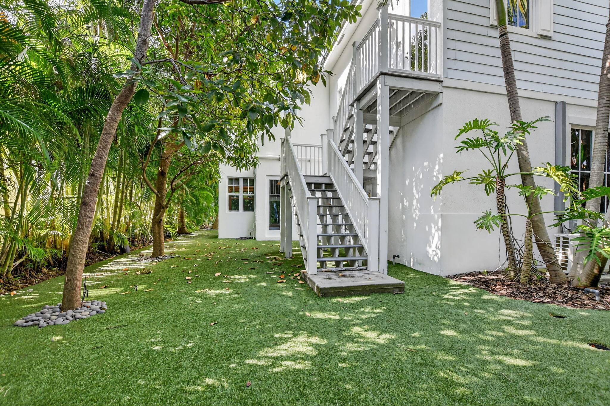200 NW 10th Street