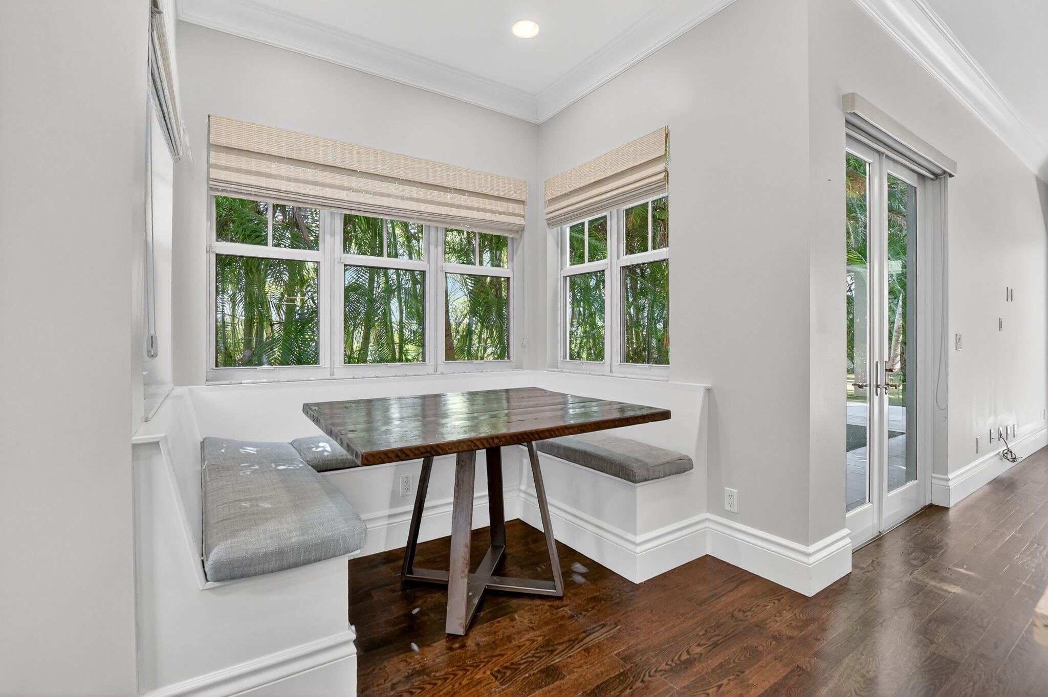 200 NW 10th Street
