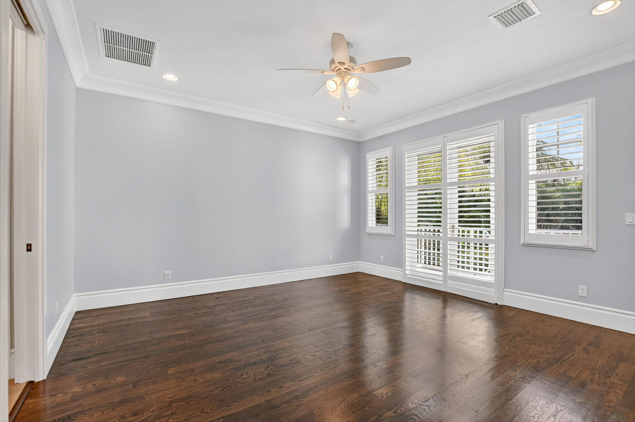 200 NW 10th Street