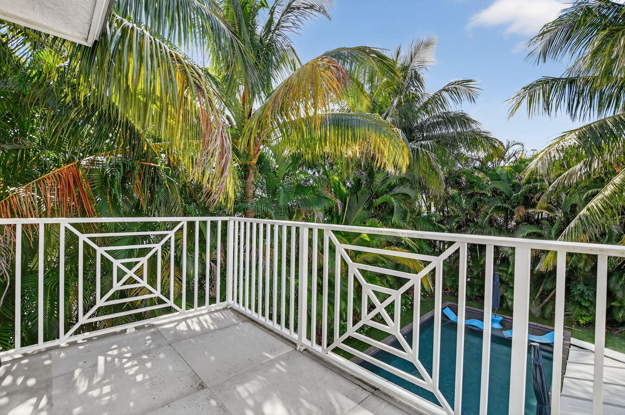 200 NW 10th Street