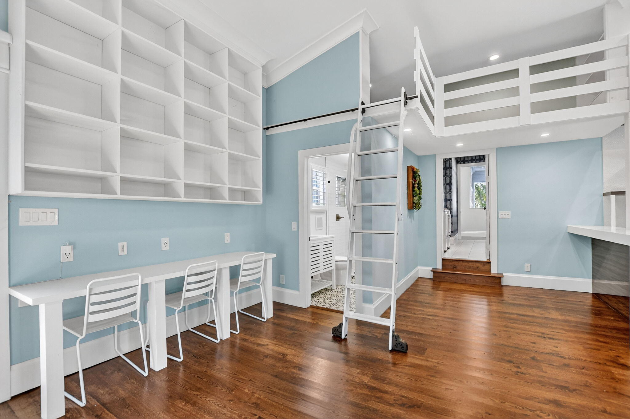 200 NW 10th Street