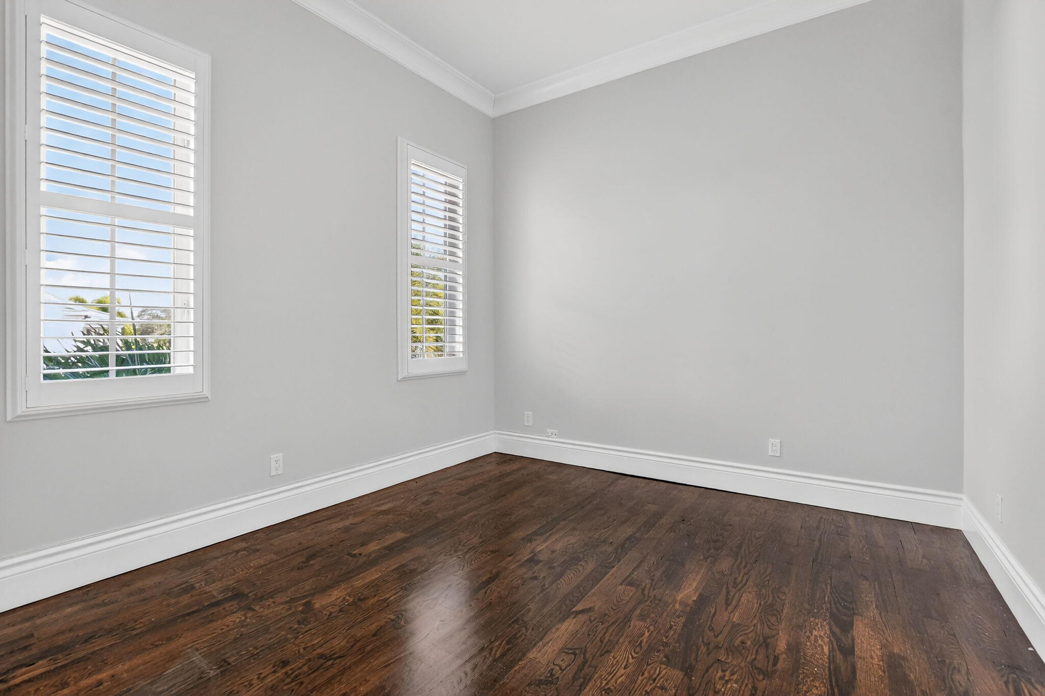 200 NW 10th Street