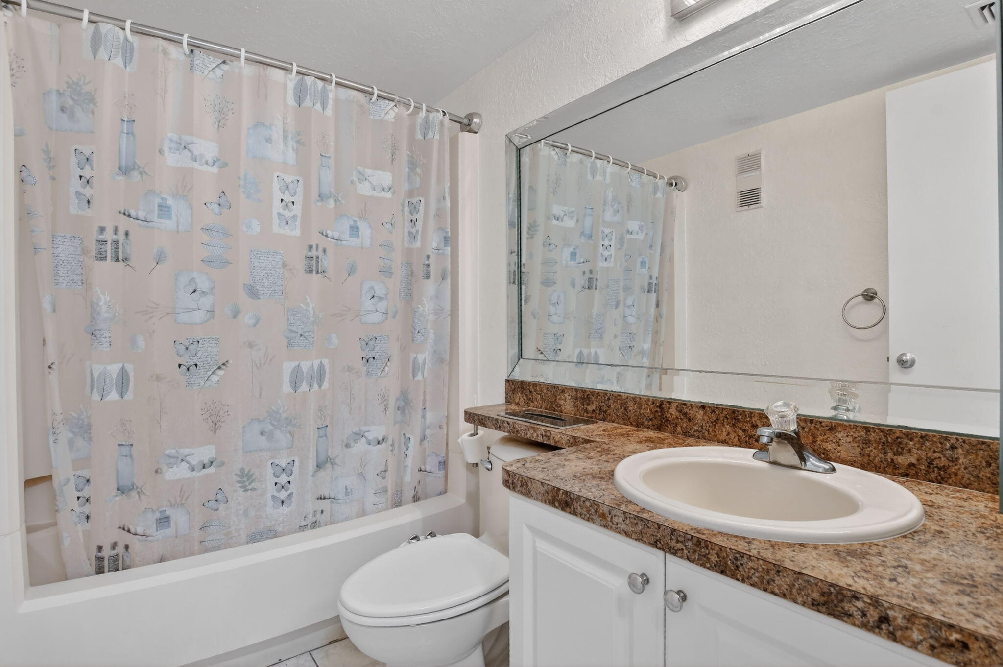 5650 Camino Del Sol 106