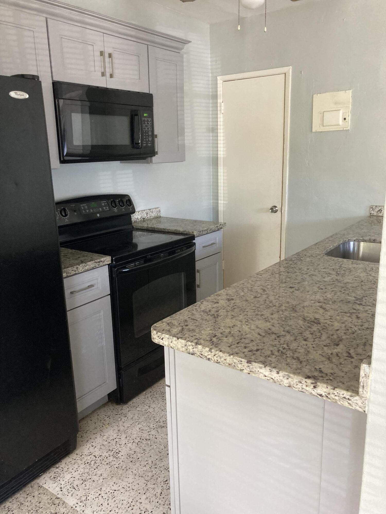 1701 NW 8th Avenue 1-2