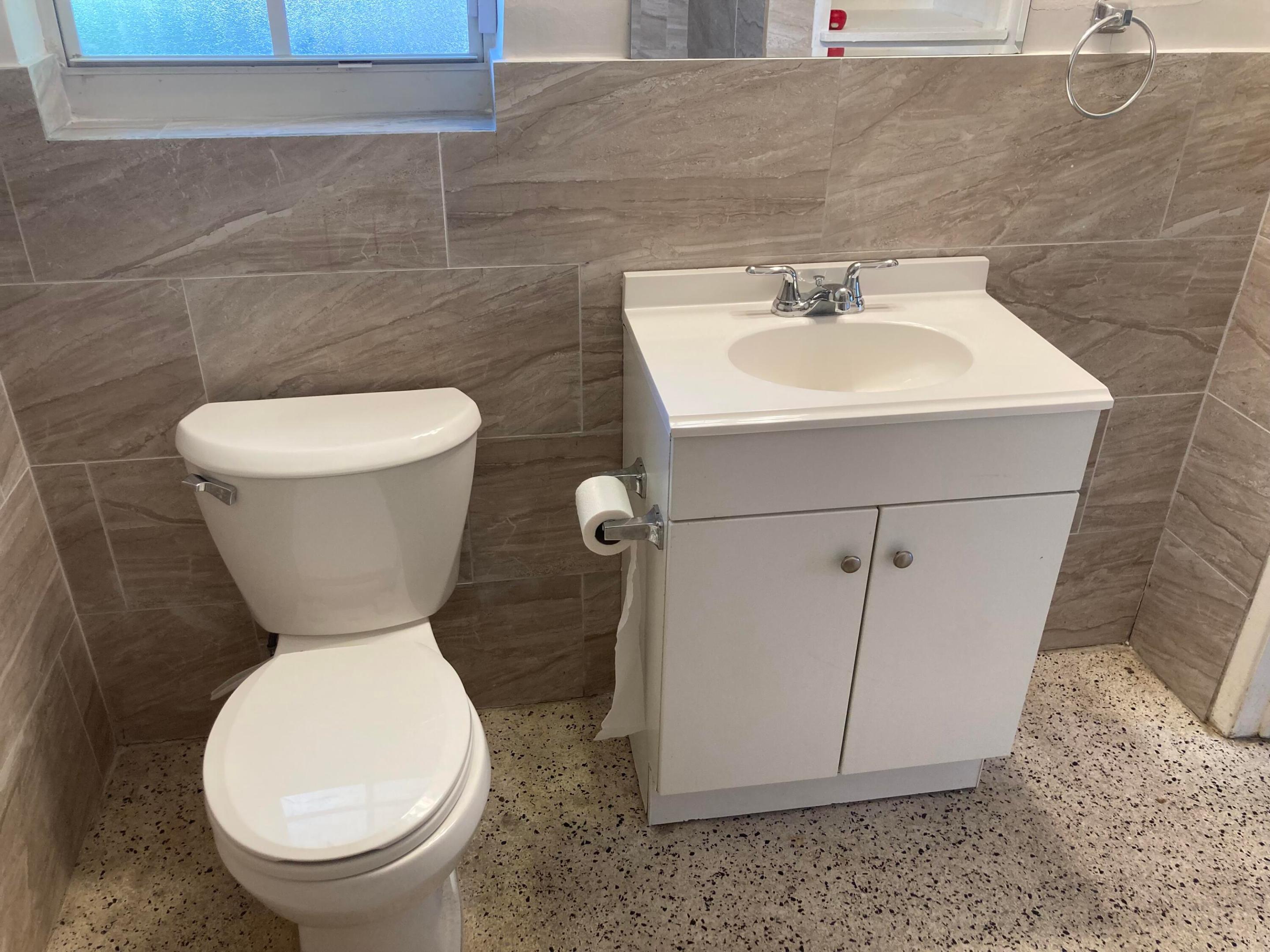 1701 NW 8th Avenue 1-2