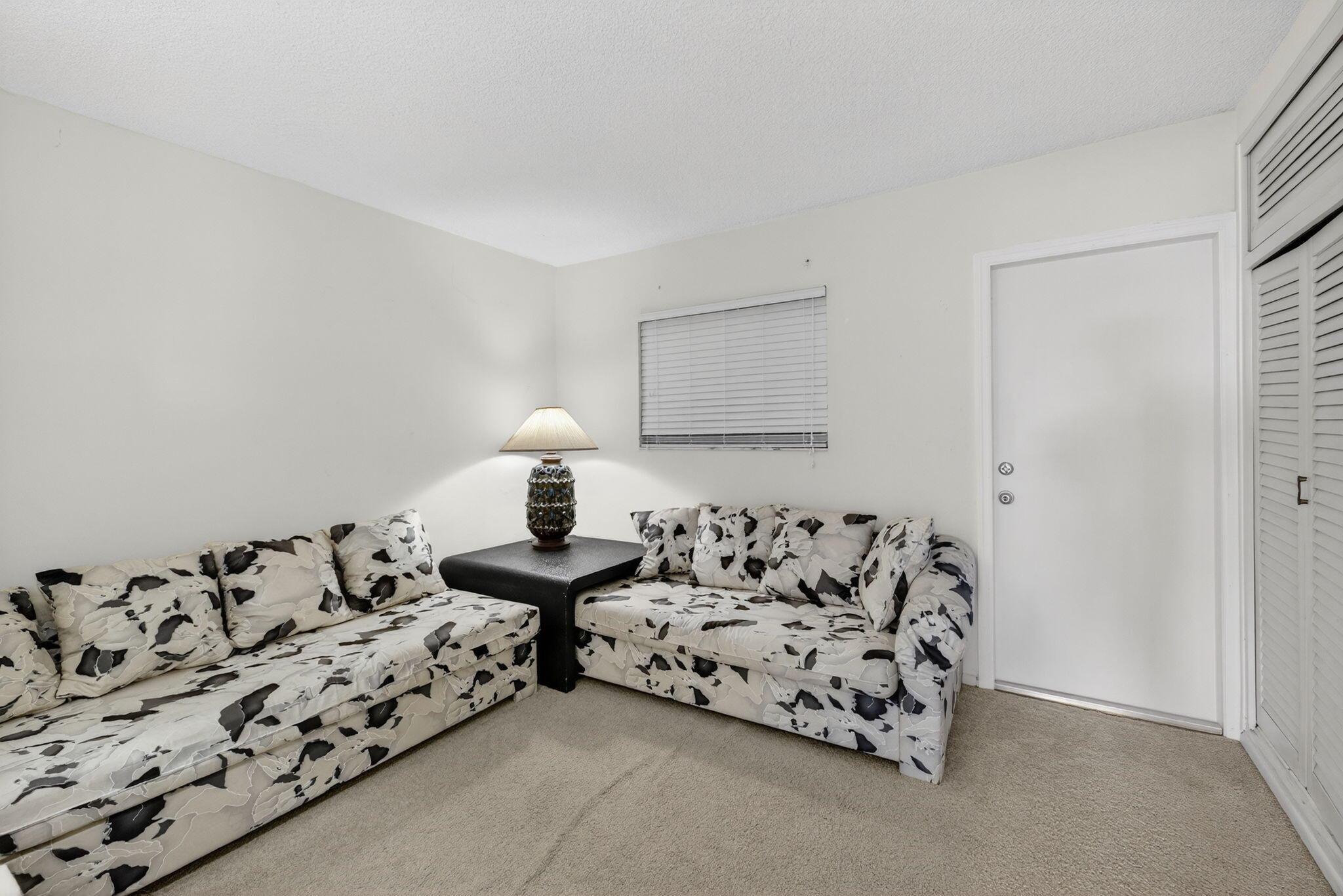 1069 Hillsboro Mile 802