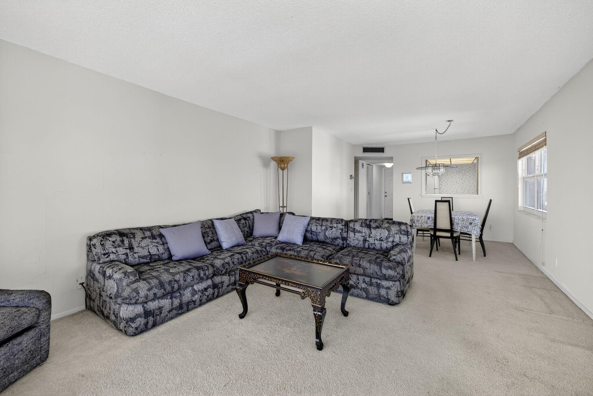 1069 Hillsboro Mile 802