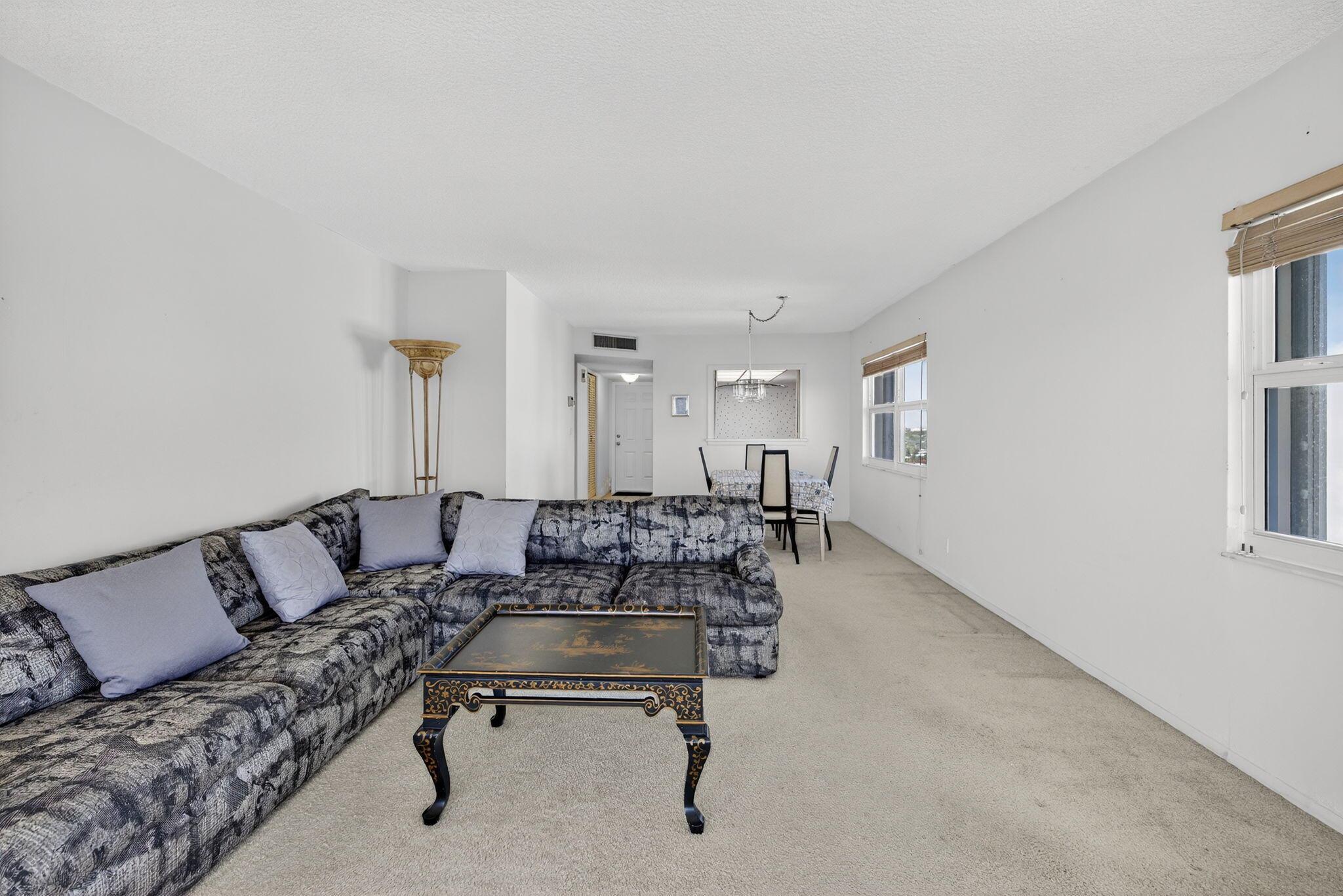 1069 Hillsboro Mile 802