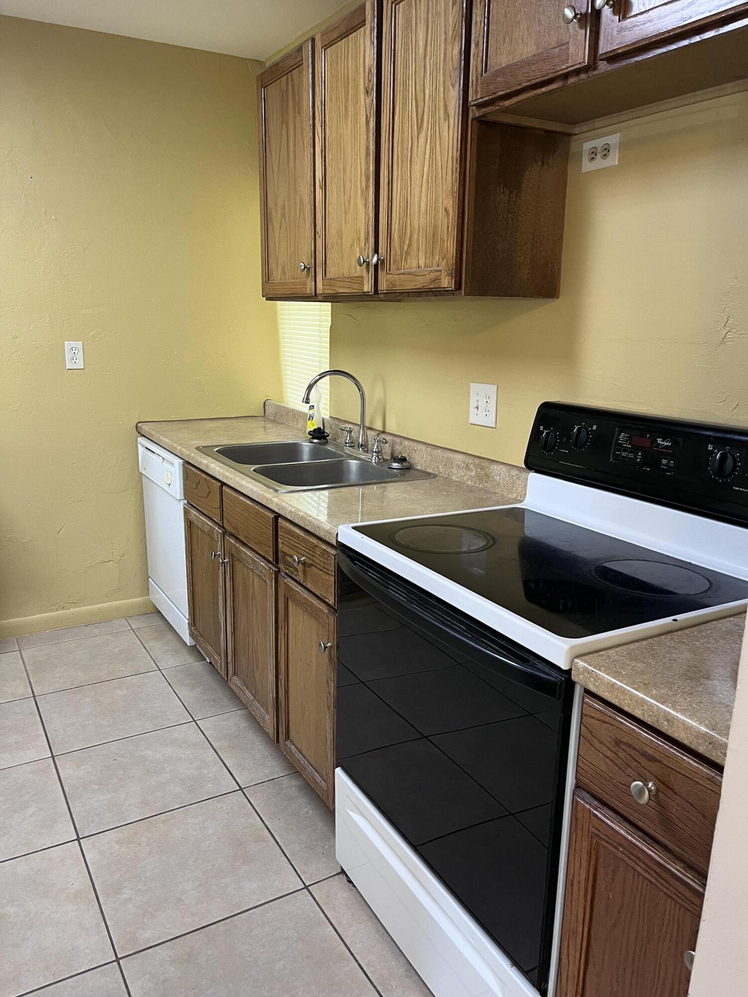 8141 SW 24th Court 108, Davie Unit: 108