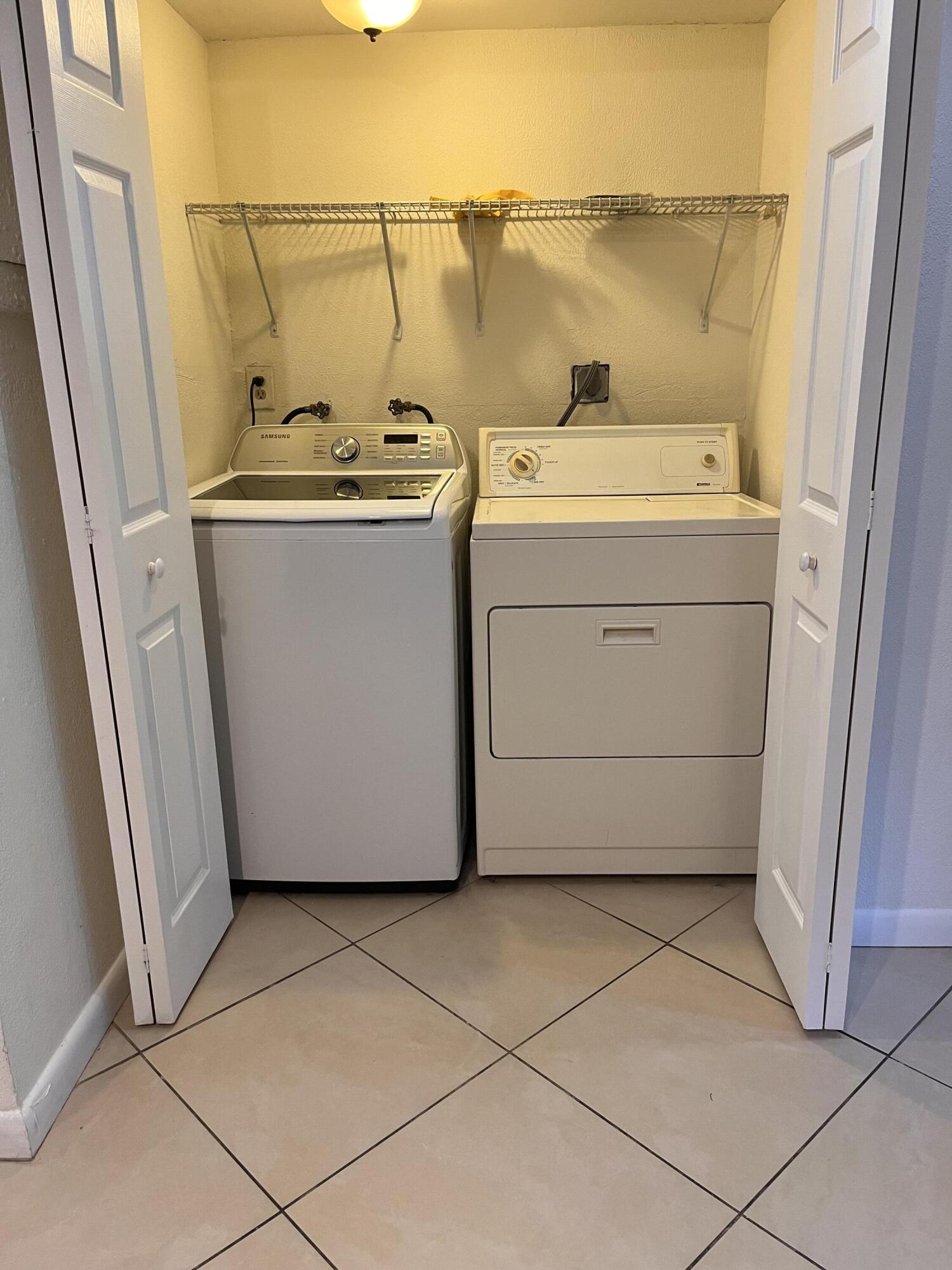 208 Wimbledon Lake Drive 208, Plantation Unit: 208