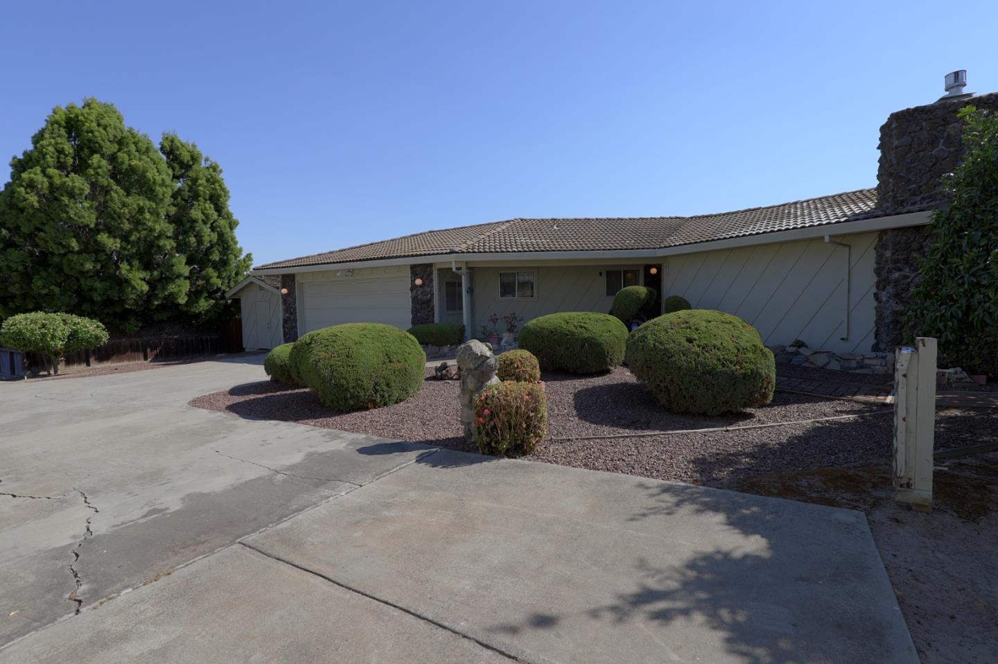 262 Donald DR