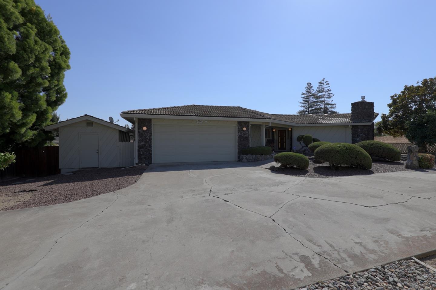 262 Donald DR