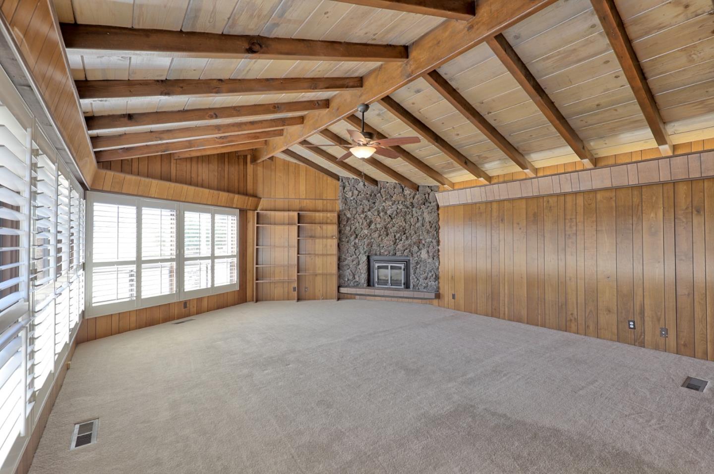 262 Donald DR