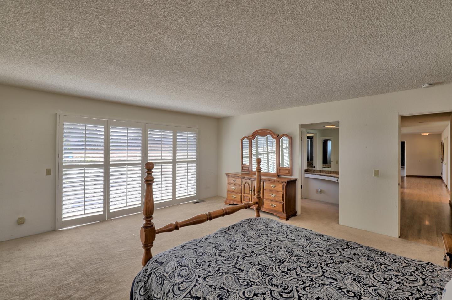 262 Donald DR