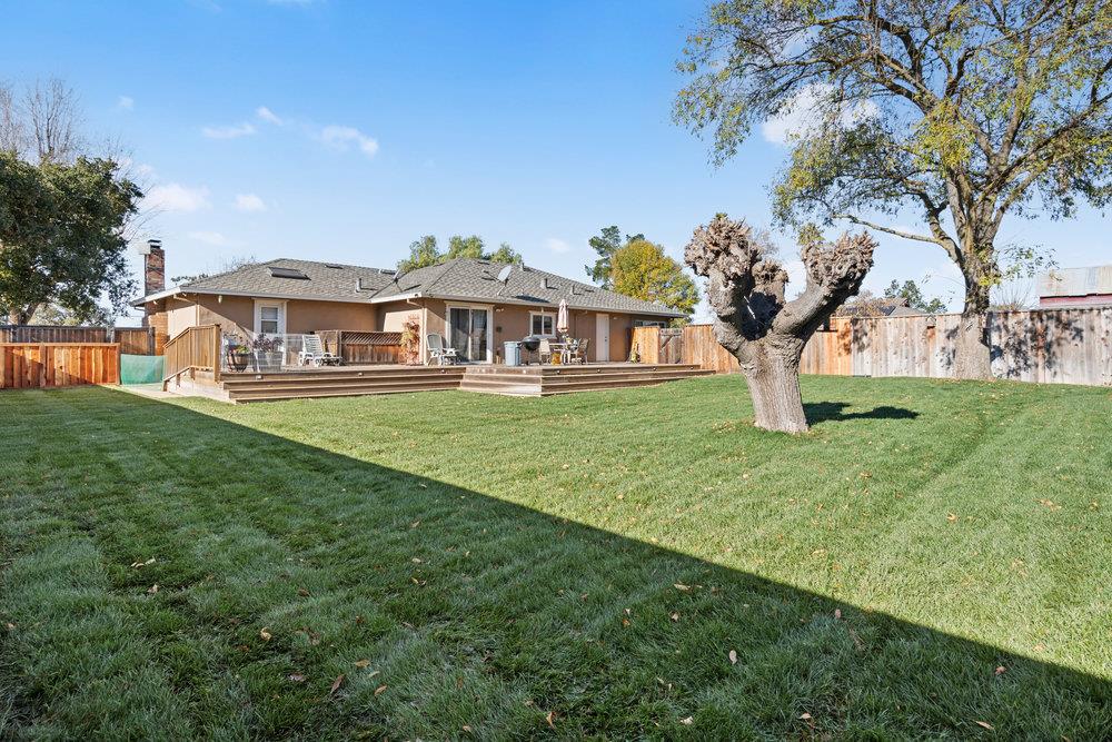 10602 Foothill AVE