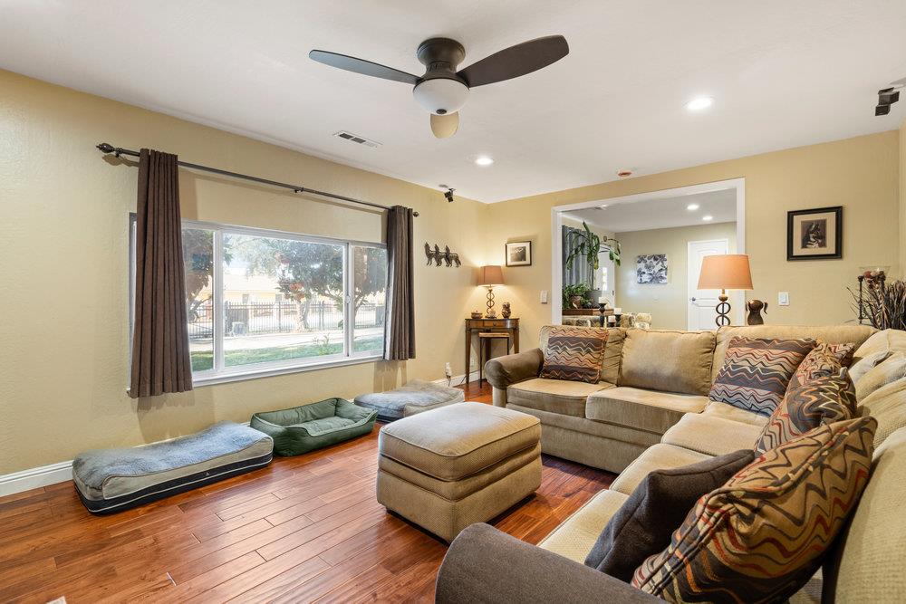 10602 Foothill AVE