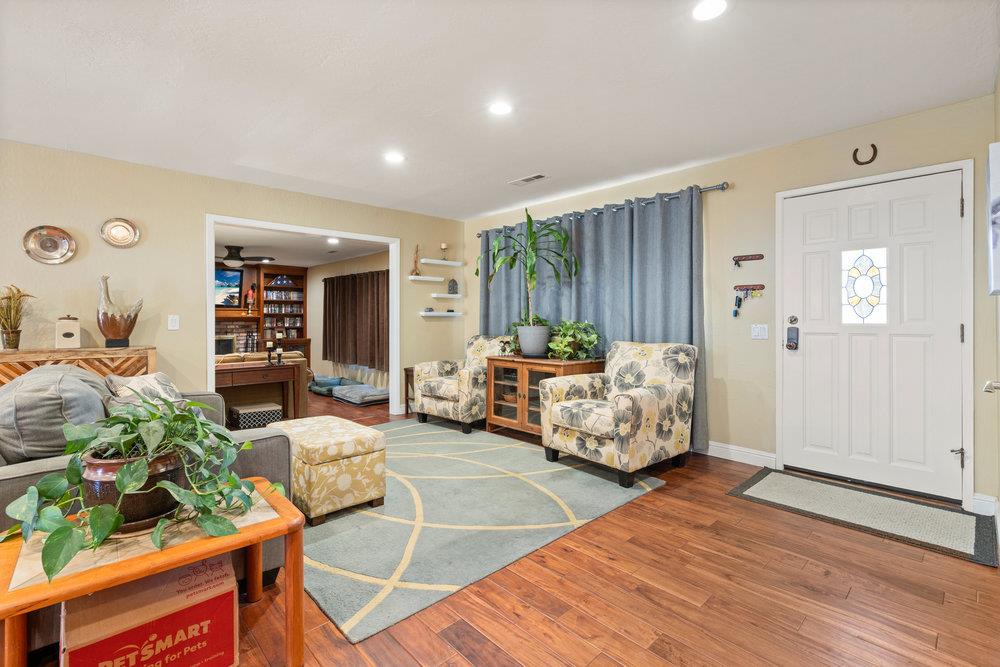 10602 Foothill AVE