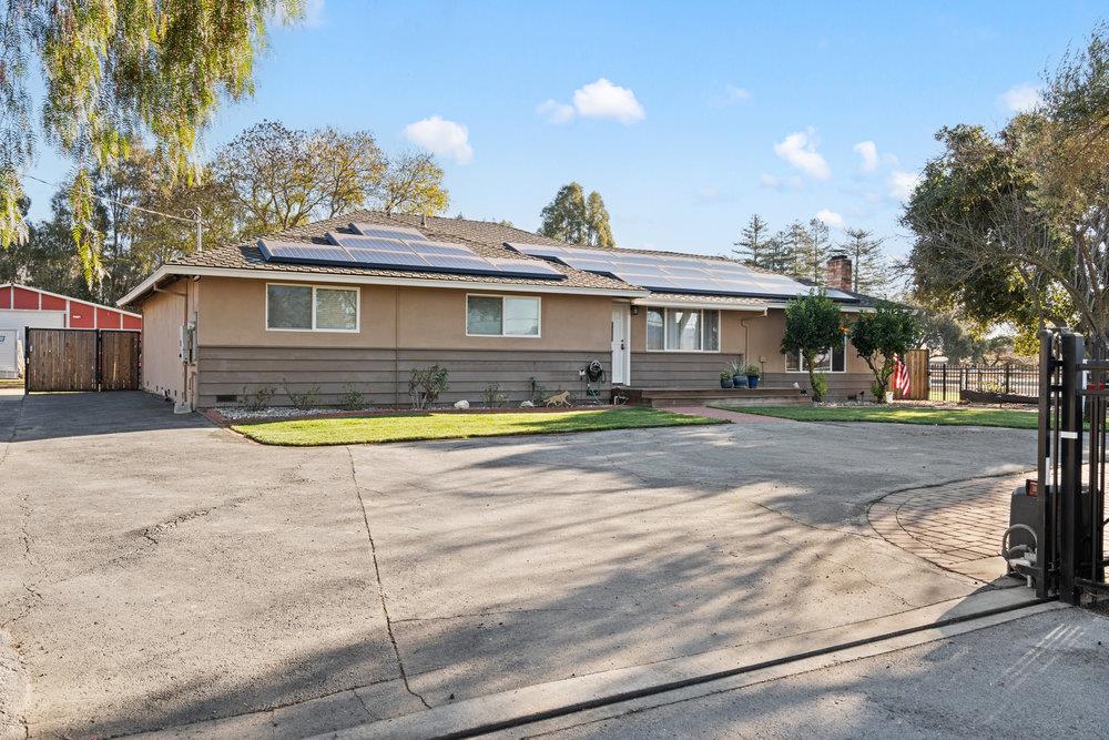 10602 Foothill AVE