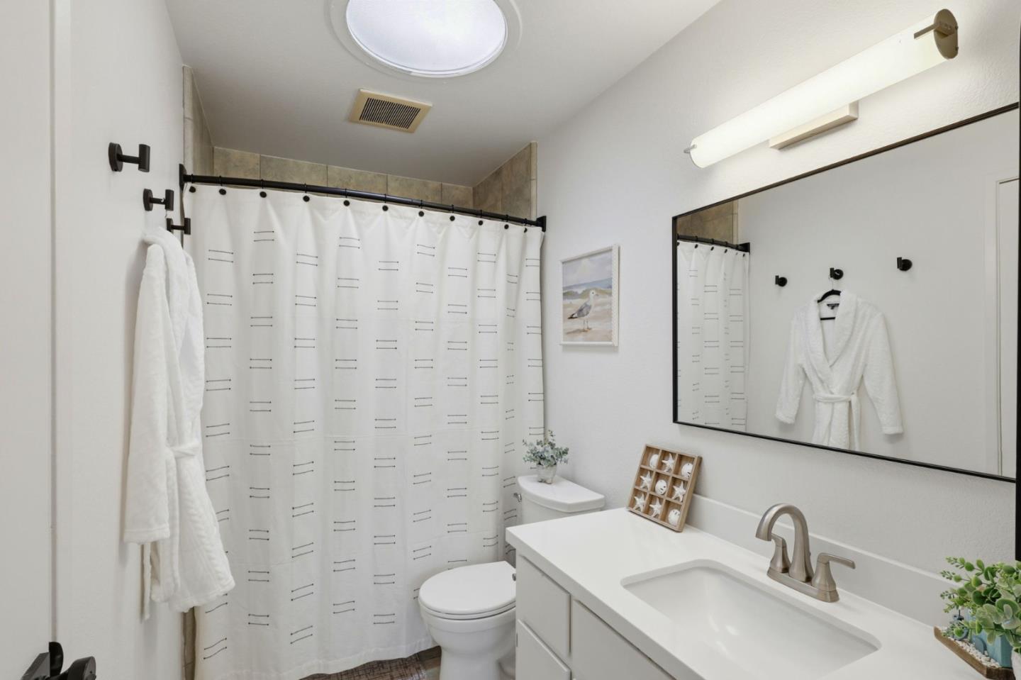4225 Topsail Court