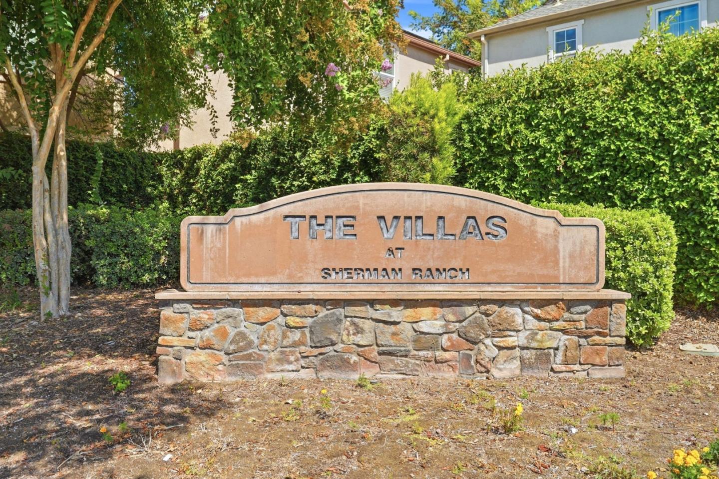 844 Castellona DR